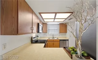 Photo #6: 2459643 Listing 