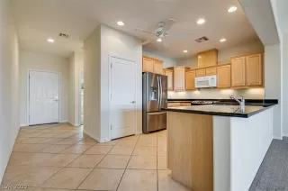 Photo #5: 2459655 Listing 