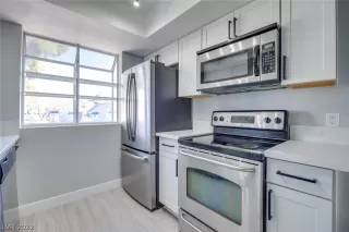 Photo #2: 2459699 Listing