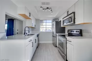 Photo #4: 2459699 Listing