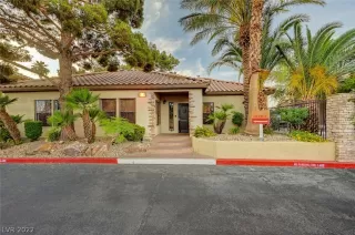 Photo #4: 2459701 Listing