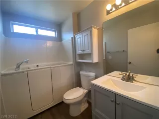 Photo #5: 2459750 Listing 