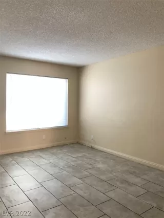 Photo #4: 2459768 Listing 