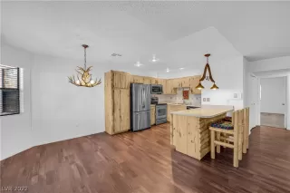 Photo #5: 2459774 Listing