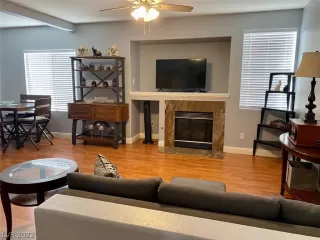 Photo #3: 2459782 Listing 