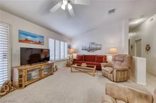 Photo #5: 2459804 Listing