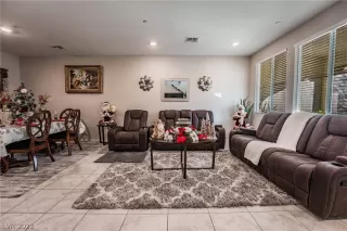 Photo #3: 2459809 Listing 