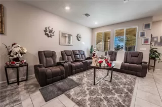 Photo #4: 2459809 Listing 