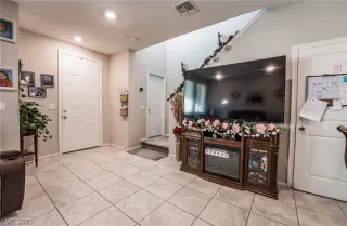 Photo #6: 2459809 Listing 