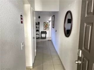 Photo #3: 2459812 Listing