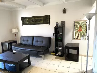 Photo #4: 2459812 Listing