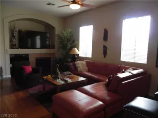 Photo #2: 2459813 Listing 