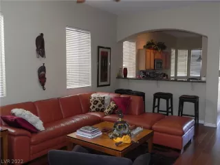 Photo #4: 2459813 Listing 
