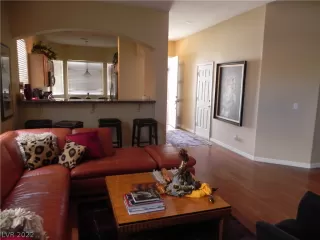 Photo #6: 2459813 Listing 