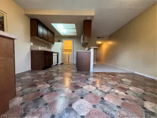 Photo #2: 2459816 Listing