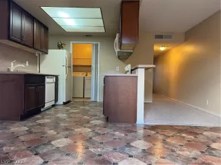 Photo #3: 2459816 Listing