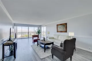 Photo #1: 2459820 Listing 