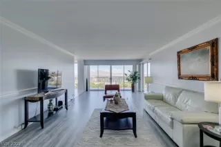 Photo #2: 2459820 Listing 