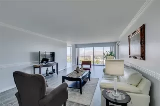 Photo #3: 2459820 Listing 