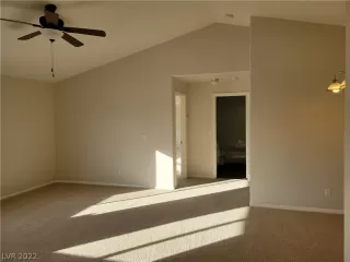 Photo #5: 2459836 Listing 