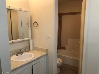 Photo #5: 2459844 Listing 