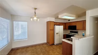 Photo #3: 2459889 Listing 