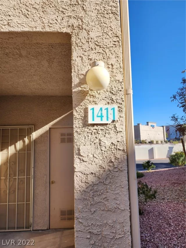 MLS: 2459912 Condo For Sale