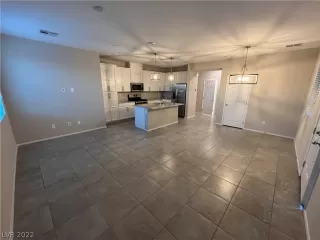 Photo #2: 2459929 Listing 