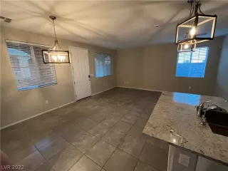 Photo #5: 2459929 Listing 