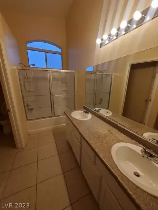 Photo #6: 2459938 Listing 