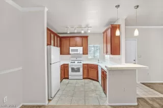 Photo #5: 2459941 Listing 