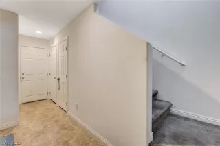 Photo #5: 2459951 Listing 