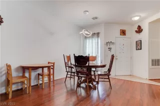 Photo #2: 2459977 Listing 