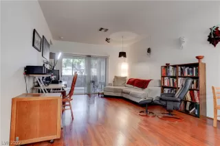 Photo #3: 2459977 Listing 