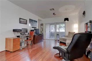 Photo #4: 2459977 Listing 