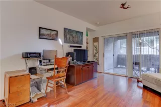 Photo #5: 2459977 Listing 