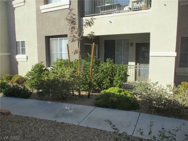 MLS: 2460036 Condo For Sale