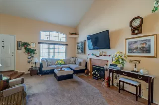 Photo #5: 2460045 Listing 