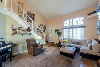 Photo #6: 2460045 Listing 