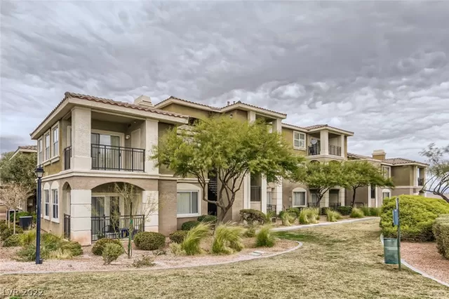 MLS: 2460053 Condo For Sale