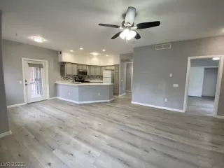 Photo #4: 2460054 Listing 