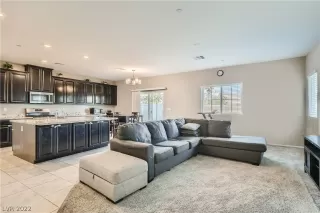 Photo #3: 2460061 Listing