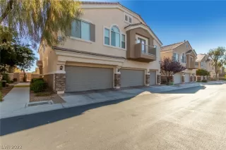 Photo #3: 2460062 Listing