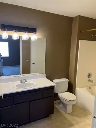 Photo #4: 2460086 Listing