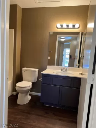 Photo #6: 2460086 Listing