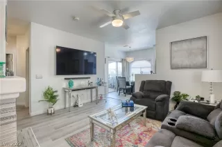 Photo #5: 2460123 Listing 