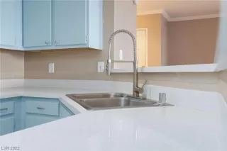 Photo #6: 2460128 Listing 