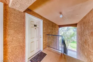 Photo #6: 2460151 Listing