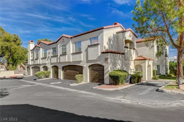 MLS: 2460156 Condo For Sale