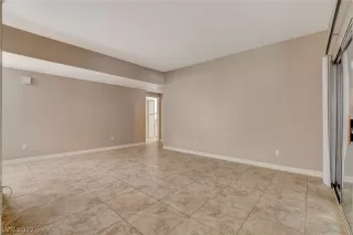 Photo #4: 2460156 Listing 